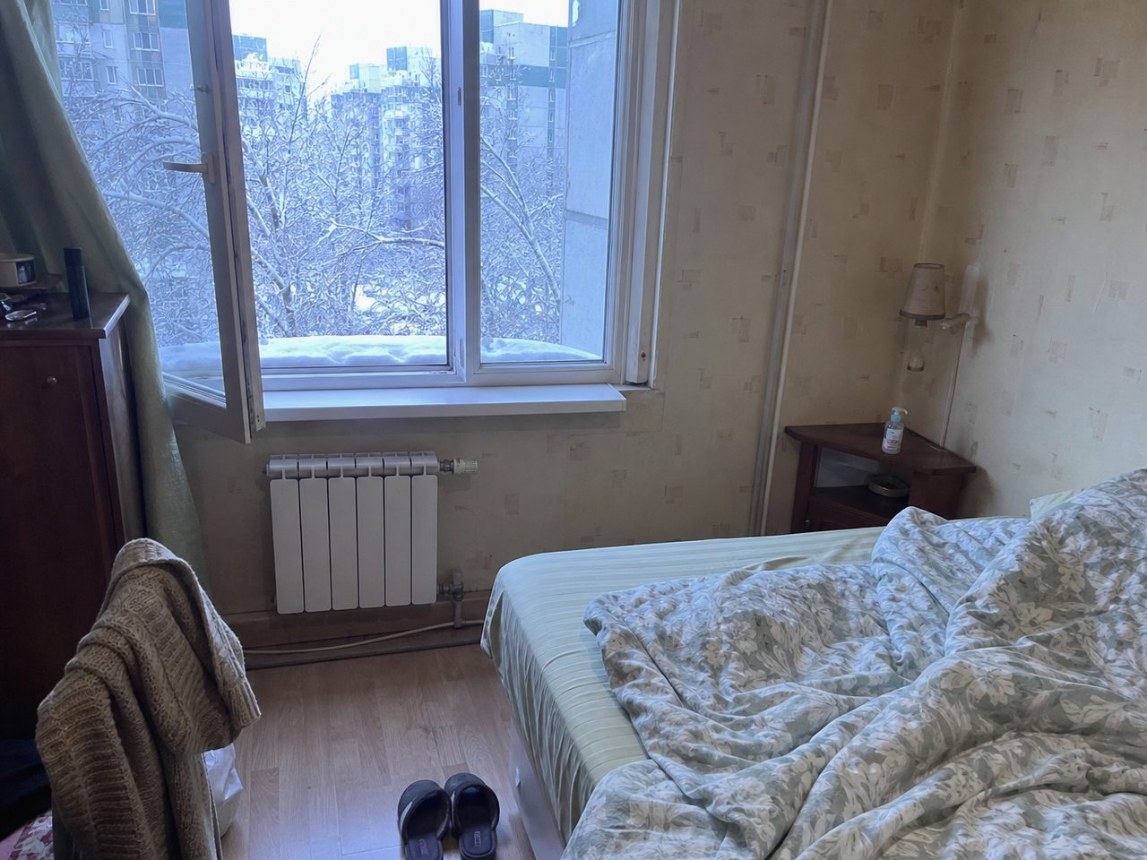 Как проветривать квартиру зимой и сколько минут держать окно открытым